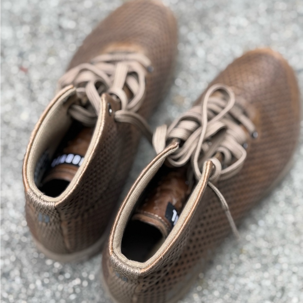 Brown Leather High-Top shoes